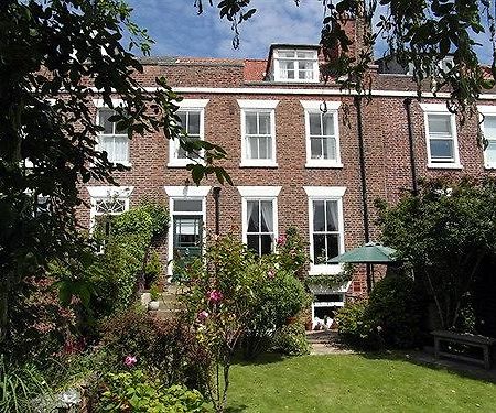 Saint Hilda'S House Acomodação com café da manhã Whitby Exterior foto
